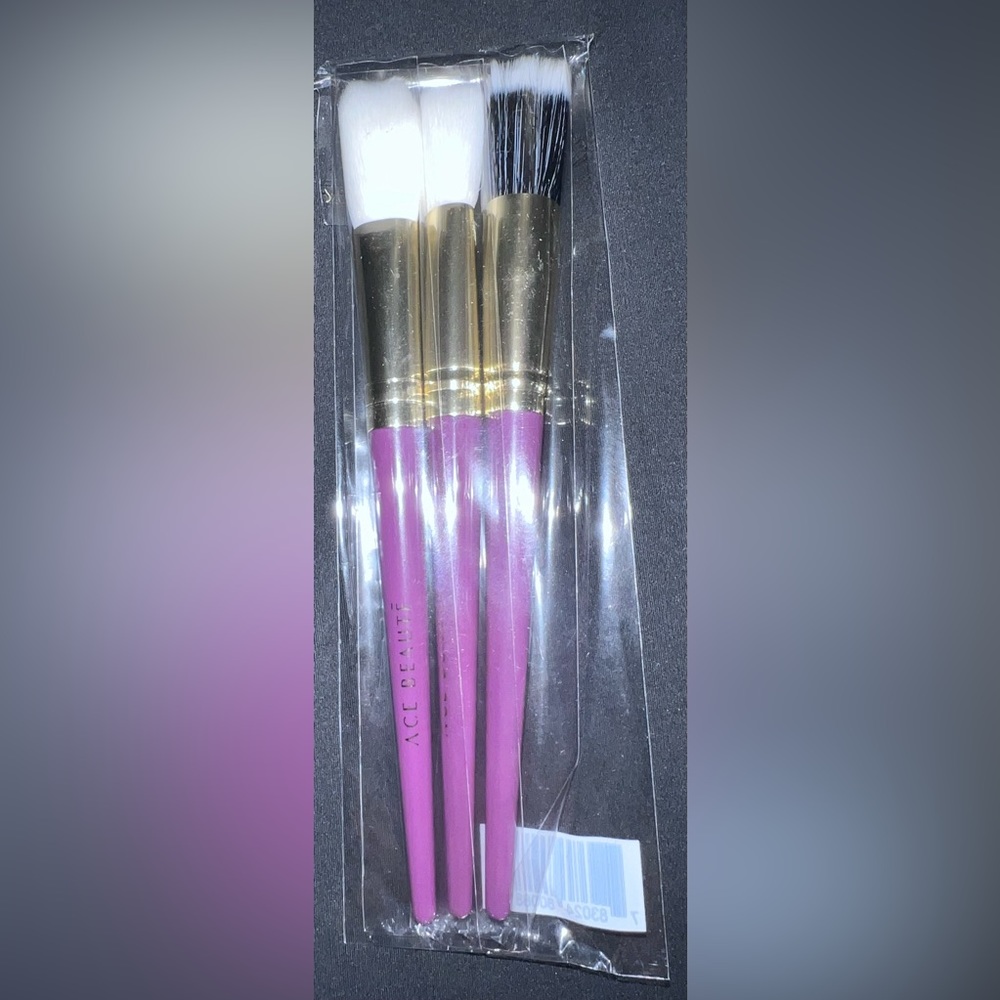 💜BNIP💜 Ace Beauté Trio Face Brush Set in purple